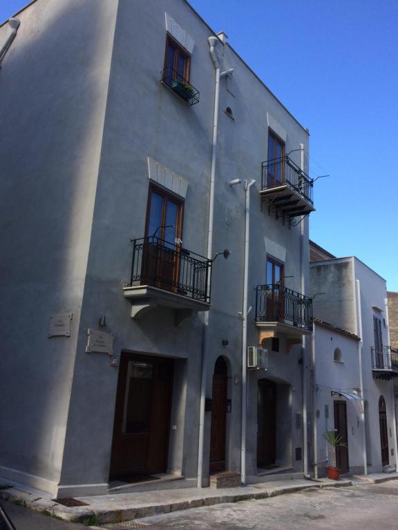 Esterno di Casa Annmarie a Castellammare del Golfo
